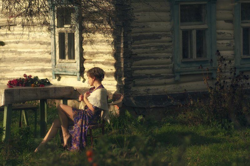 осень,цветы,одиночество,девушка,деревня,грусть,надежда,autumn,flowers,lonely,girl,village,sadness,hope *-*-*photo preview