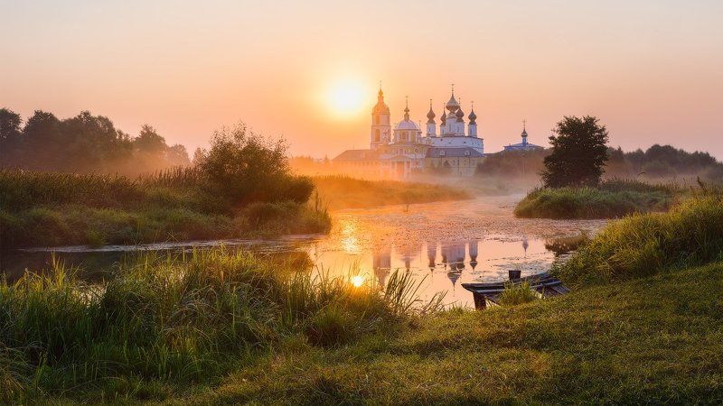 утро, река, туман, храм, монастырь, введенье, берег Молчаниеphoto preview