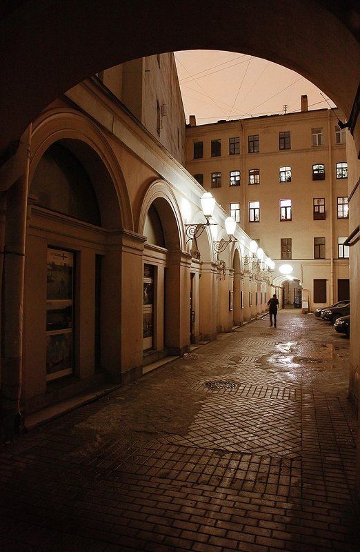 Шел по улице прохожий..photo preview