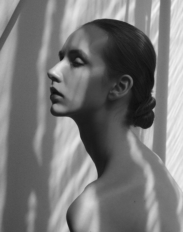 портрет, чб, черно-белое, москва, модель, свет, тени Без названияphoto preview