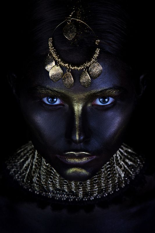 people, girl, portrait, makeup, art makeup, body painting, art, eyes, low key, black, color, leather, texture, eyebrows, jewelry, gold, lips, neck, collar, Mayan, tribe, life, look, creative, vision Золото Майяphoto preview