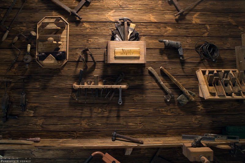 музей, мастер, темрюк, рубанок, пила, ключ, молоток, дрель, инструмент Музейphoto preview