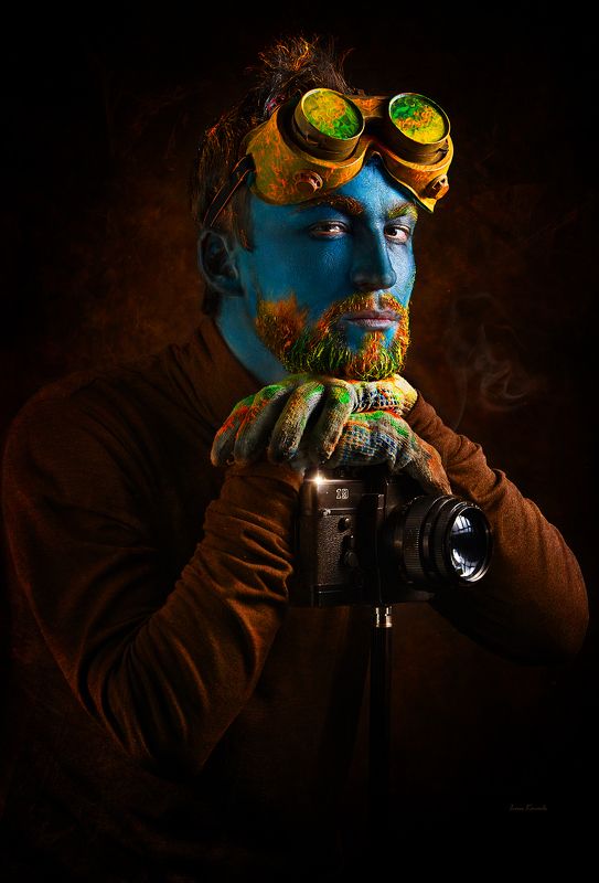 people, men, portrait, makeup, art makeup, body painting, art, eyes, low key, black, color, leather, texture, eyebrows, jewelry, gold, photo, neck, collar, mayan, tribe, life, look, creative, vision перекурphoto preview