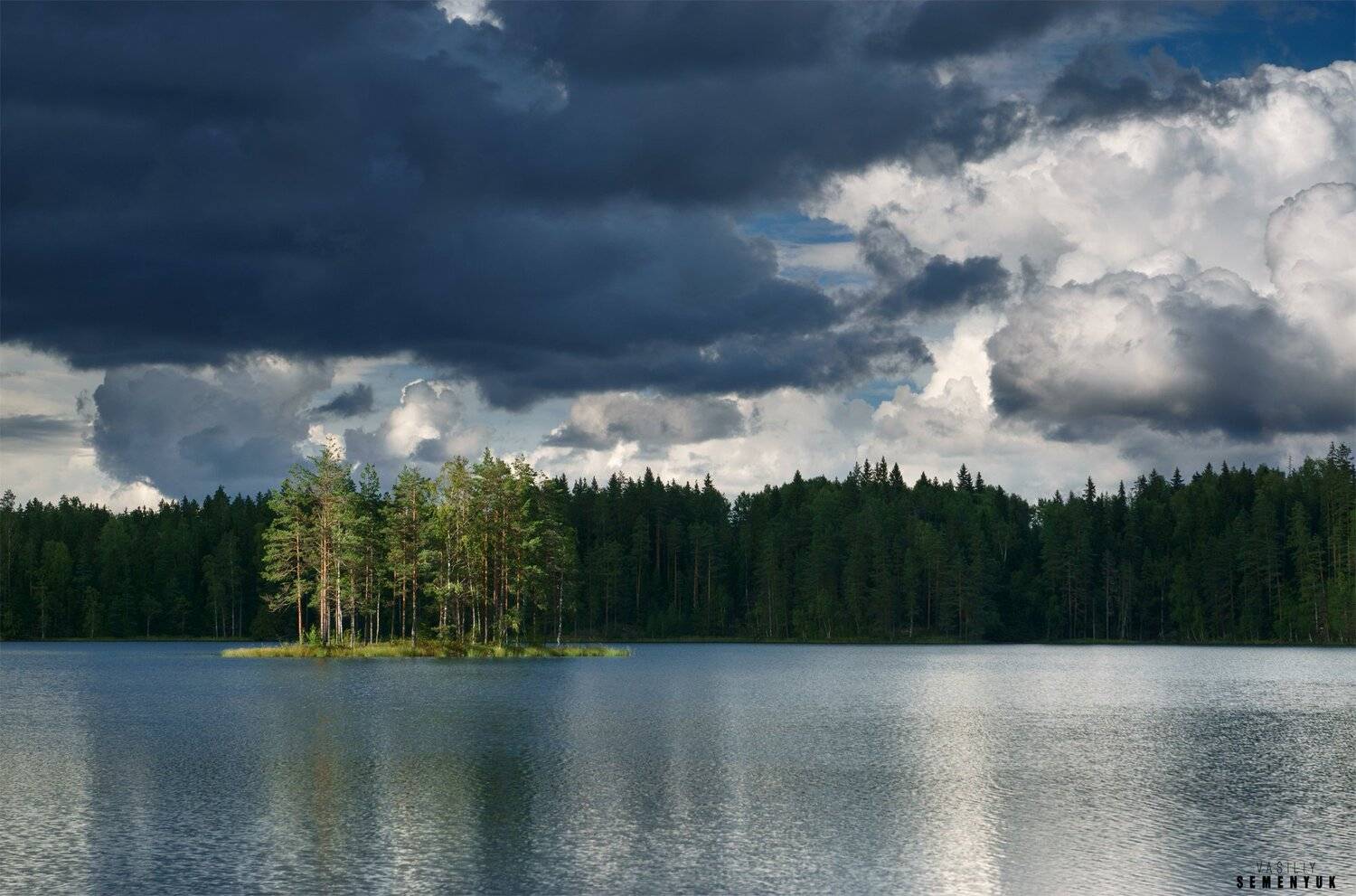 Карелия.. Автор: Семенюк Василий Карелия, пейзаж, озеро, облака, сосны, Семенюк Василий