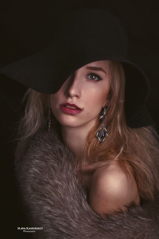 Карина, шляпа, чернобурка, лиса, черный Каринаphoto preview