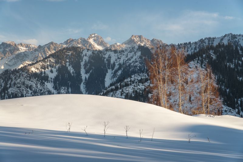 Комсомол, горы, казахстан Среднегорье зимой. фото превью