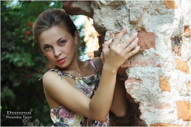 развалины, лето, девушка, лана Лана...photo preview