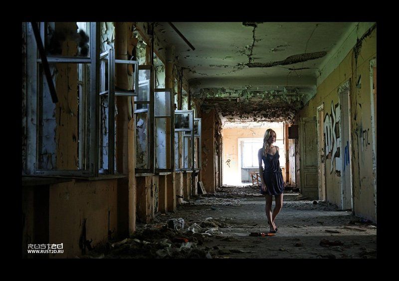 sasha, silver, rust2d Asylum-2photo preview