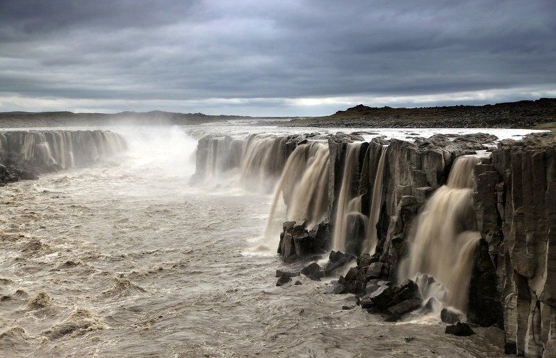 Маленький водопадик по соседству с грандиозным Dettifoss...photo preview