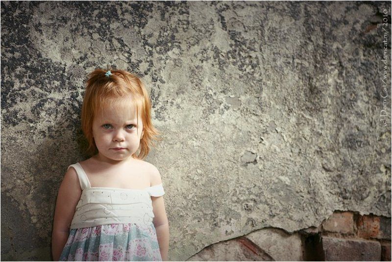 девочка, партизан, стена, кремень «Сказка о Военной тайне, или о Дивчише-Кибальчише и ее твёрдом слове»photo preview