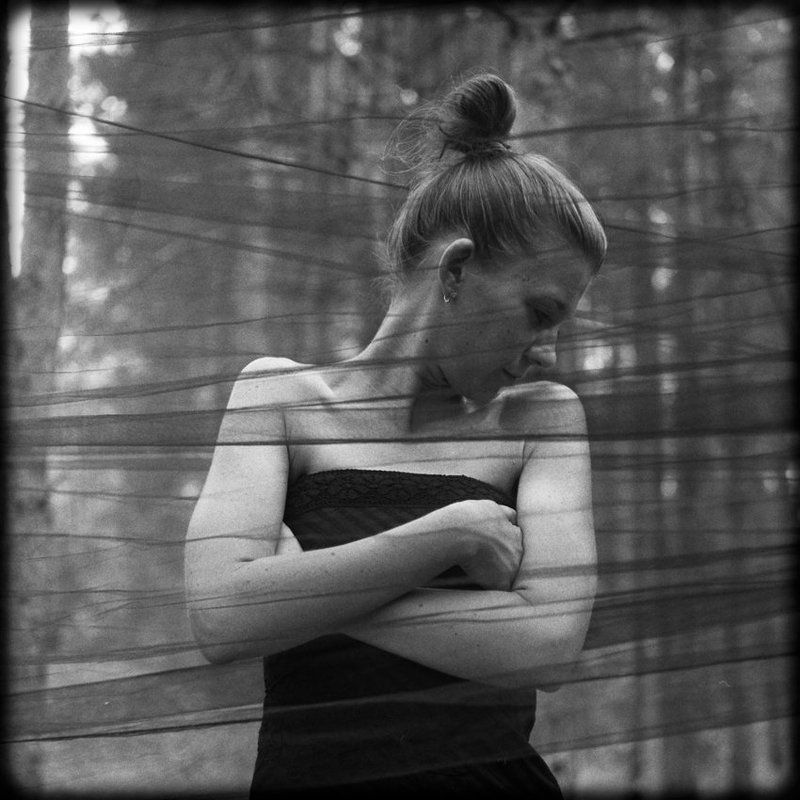 she\'s alonephoto preview