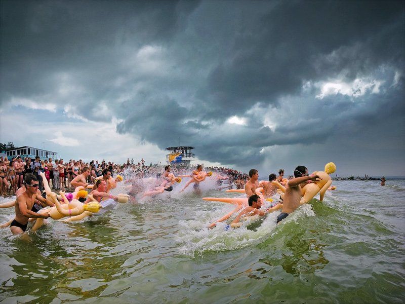 Bubble Baba Challenge Nsk 2010 (Заплыв на Резиновых Женщинах)photo preview