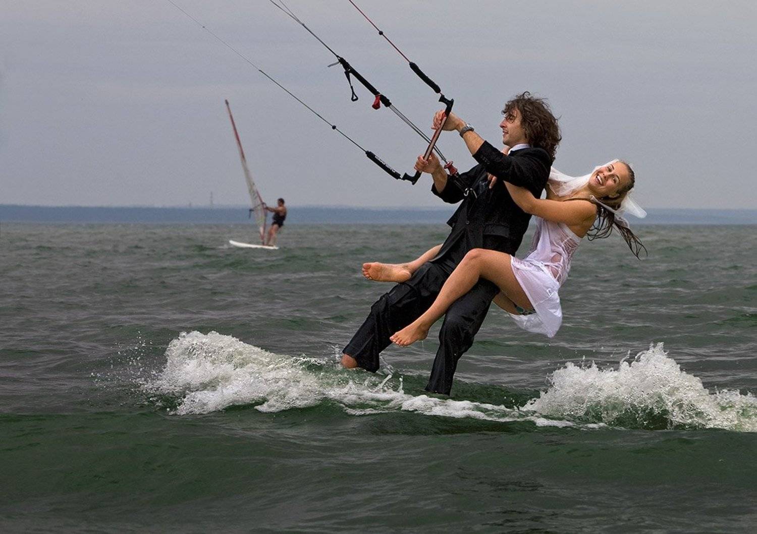 Своя ноша. Автор: Юрий кайт, виндсерфинг, бумеранг, свадьба, Юрий