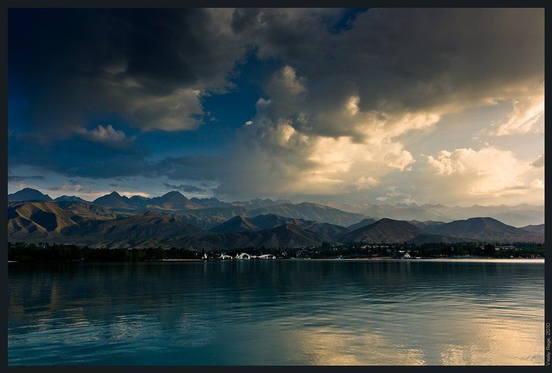 озеро, вода, горы, вершины, иссык-куль, киргизия, свобода, выбор, путь Коварная прелесть моря фото превью