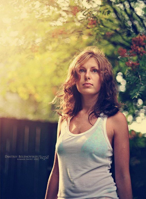 девушка, свет, рябина, забор Solar layingphoto preview