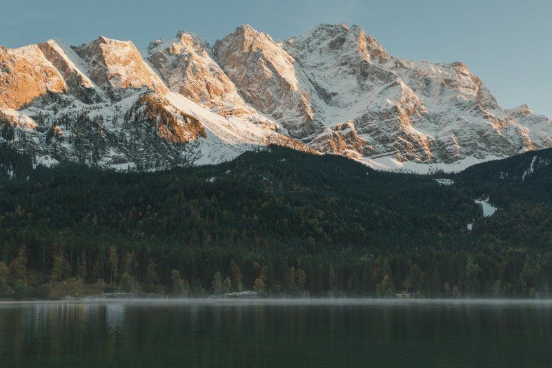 Вершина в закатных лучахphoto preview