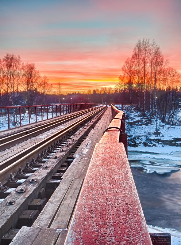 landscape Зимний закат на железнодорожном мостуphoto preview