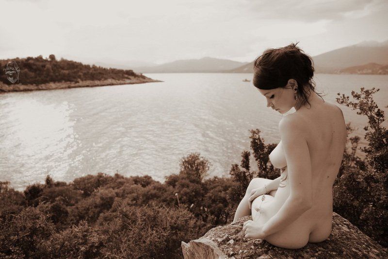 girl, geece, nude, sea warten (waiting)photo preview