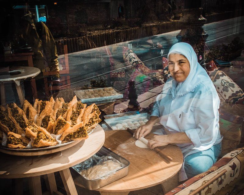 #istanbul #stambul #constantinople #constantinopolis #turkey #bosphorus #travel #fujifilm #fujifilmxe1 #xe1 #tmotion #beautiful #follow #followme #life #town #city #cityview #street #streetlife #people #streetfood #peopleatwork #bread #oldcity #food #work Из путешествия в Стамбул...photo preview