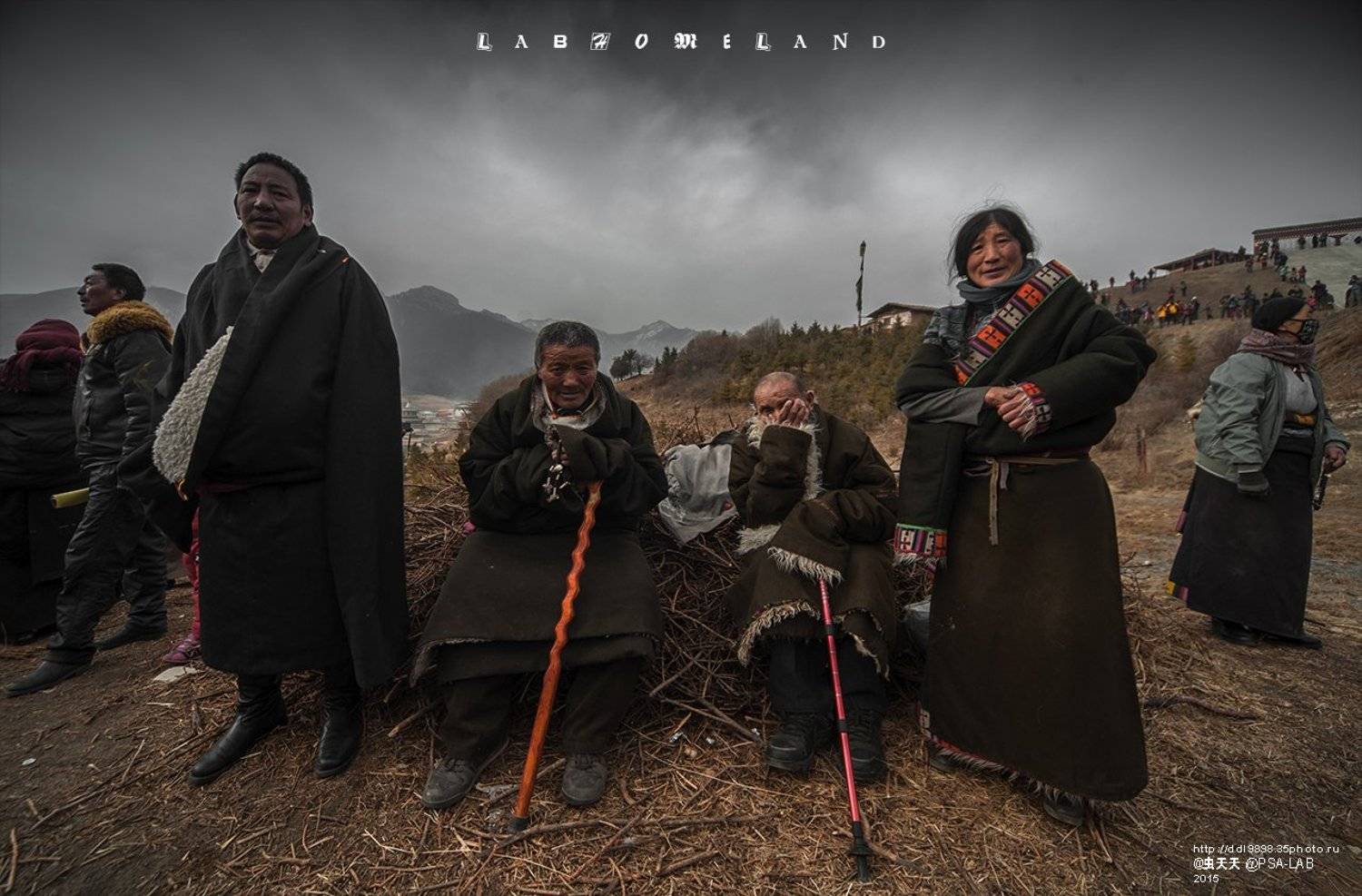 Участие будет верующих метод 参加法会的信徒. Автор: 邓东林 , 邓东林