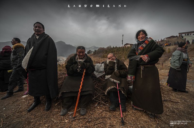 Участие  будет  верующих  метод  参加法会的信徒photo preview