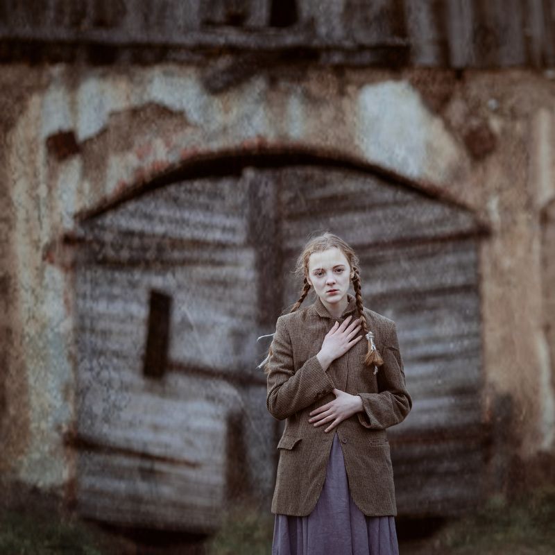 girl; portrait Painphoto preview