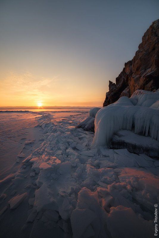 байкал, малое море, зима, снег, лед, рассвет, солнце Рассвет у острова Борга-Даганphoto preview