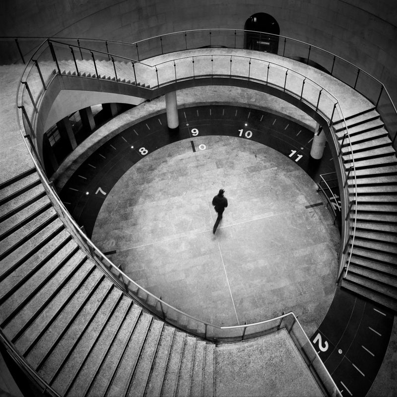 time, run, man, stair, hall, city, archtecture, city life, interior, paris, hurry Timephoto preview