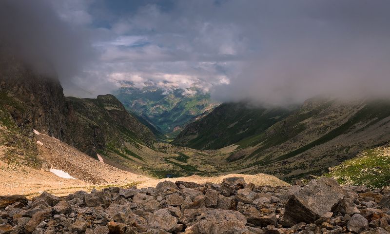 Висячая долина Джалпакол. Вид сверху.photo preview