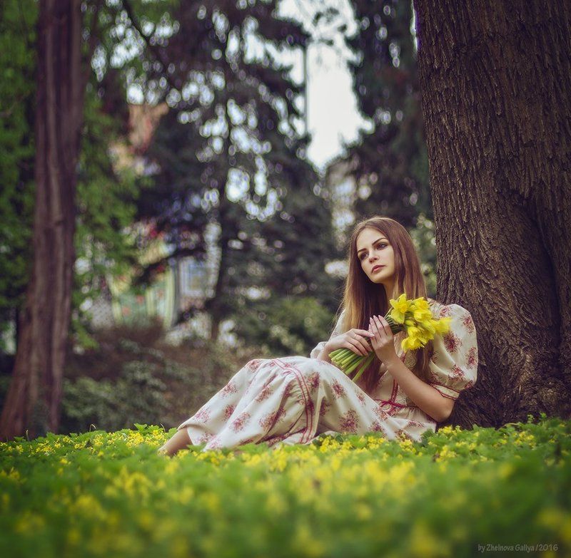 девушка, дерево, портрет, цветы, букет, корзинка, весна ...photo preview