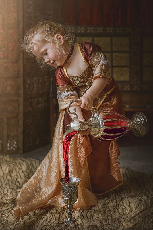 девочка, студия, вино, ребёнок Анечкаphoto preview