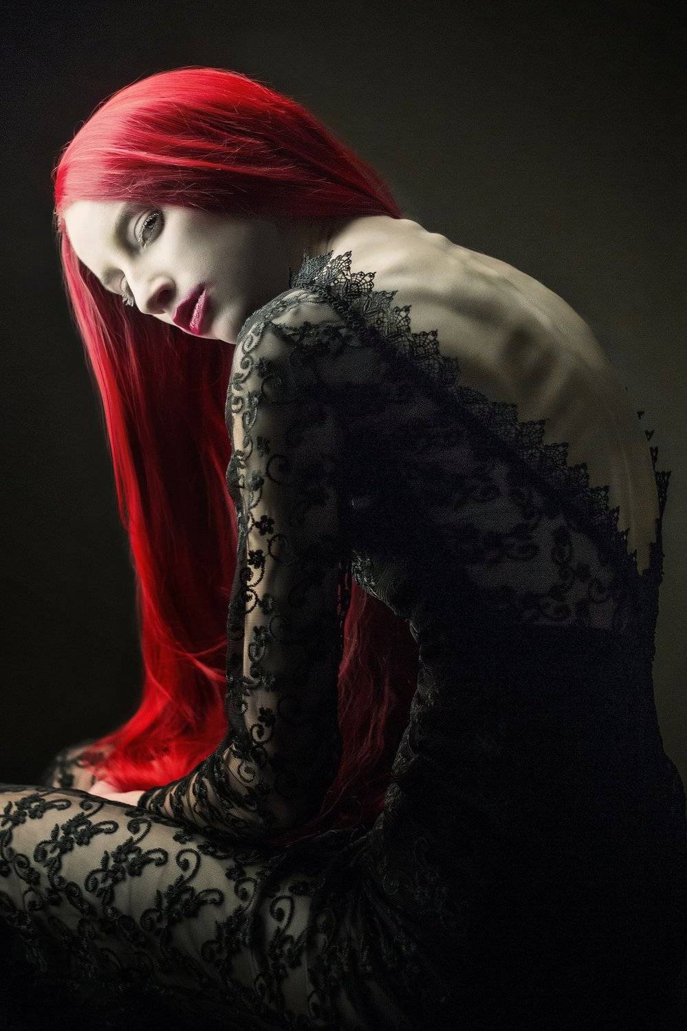 красные волосы, взгляд, черное, Слава Каширский