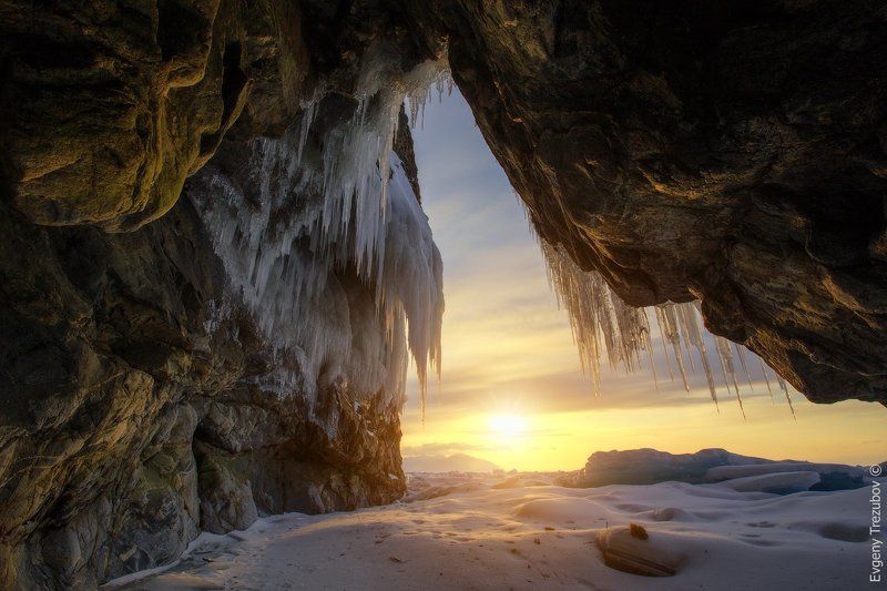 байкал, грот, закат, снег, льдины, зима Солнечный гротphoto preview