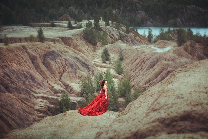 девушка, горы, карьер, озеро, пейзаж, ветер, платье, простор Кондуки...photo preview