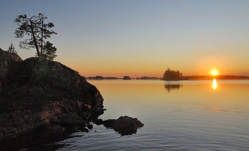 Озеро Воронье на закате фото превью