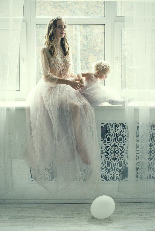 девушка, ребенок, семья, любовь, шарик, свет, легкость ***photo preview