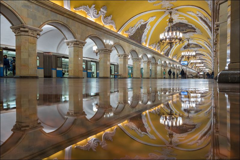 город, столица, москва, россия, станция, метро, метрополитен, комсомольская, отражение, вода Россия. Москва. Станция метро Комсомольская (кольцевая).photo preview