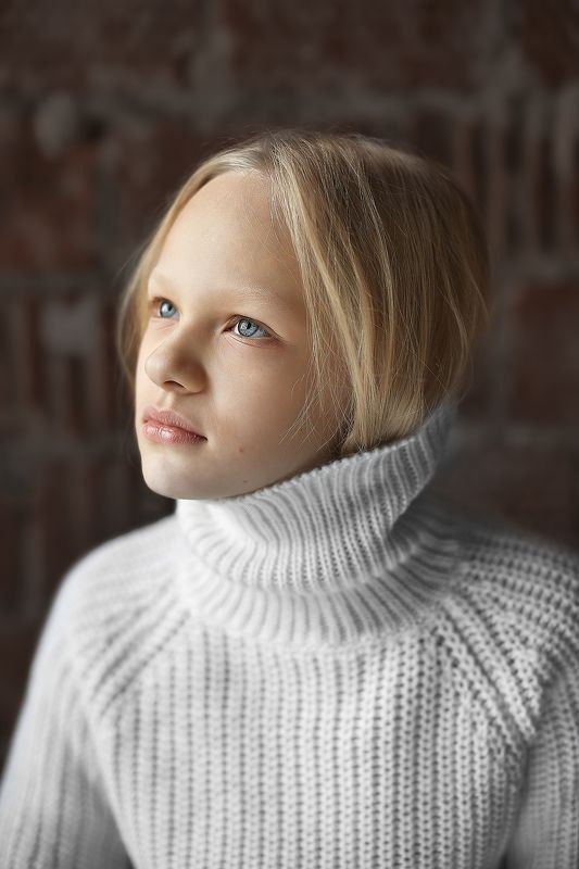 девушка портрет волосы глаза арт  ...photo preview