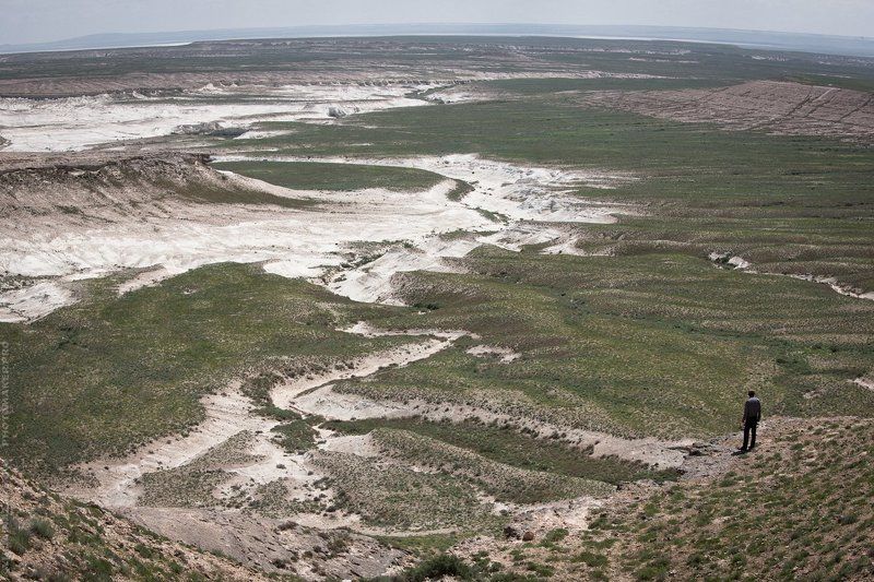пейзаж, степь, горизонт, даль, человек, река, солончак, Мангистау, Мангышлак, Устюрт,  Бескрайность / The vastnessphoto preview