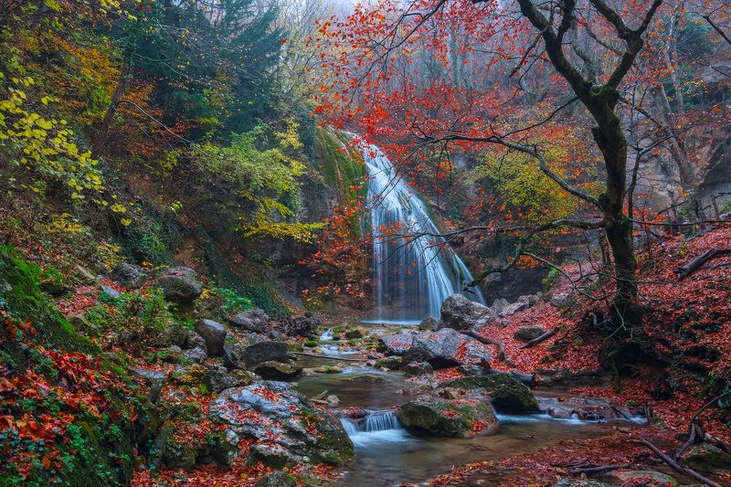 Водопад Джур-Джур осеньюphoto preview