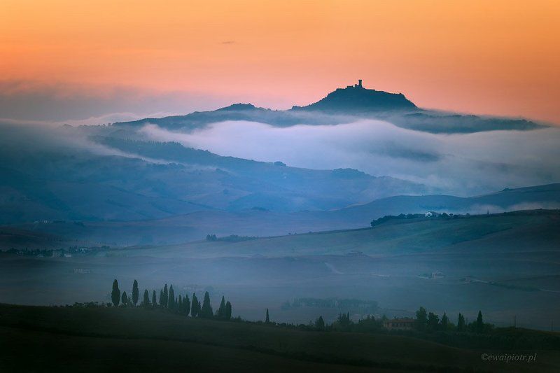 Tuscany, Misty morningphoto preview