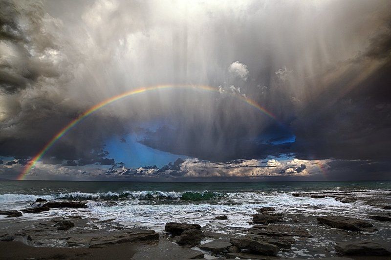 Радуга во время дождяphoto preview