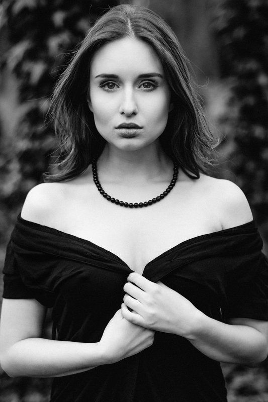 portrait, black and white, sensual, eyes ClematisPeaphoto preview