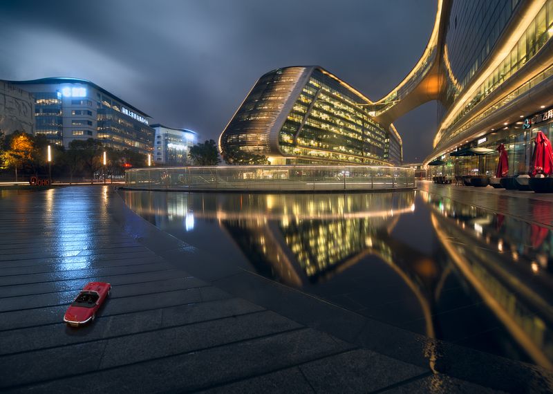 Zaha Hadid Заха Хадид Архитектура отражения Дождь Soho Шанхай Баян Hongqiao Sohophoto preview