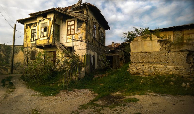 В старом - старом двореphoto preview