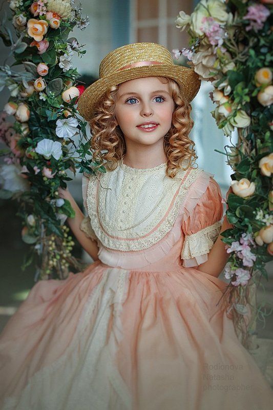 Соломенная шляпкаphoto preview