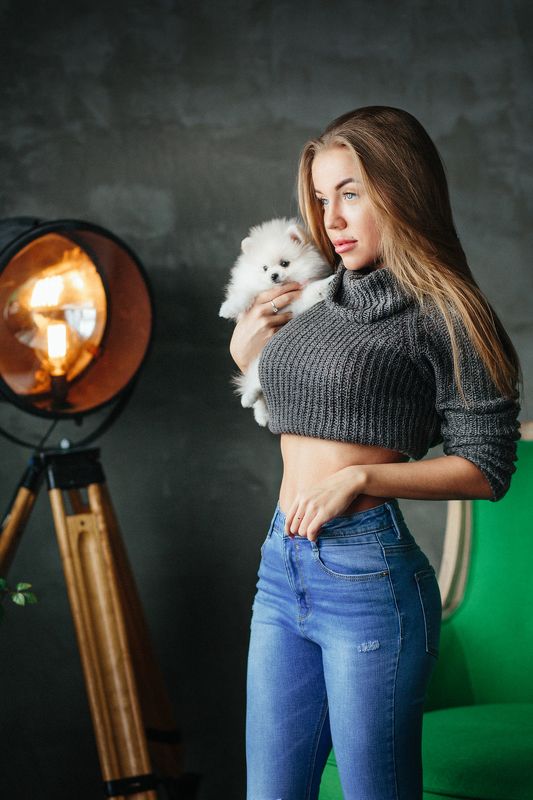 портрет, девушка, студия, красивая, молодая, красота, свет, глаза, губы, нежность, романтика,шпиц photo preview