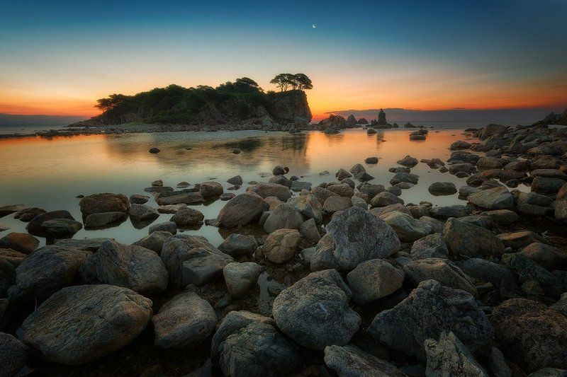 приморье, море, рассвет, скалы, сосны, заповедник Заповедное Приморьеphoto preview