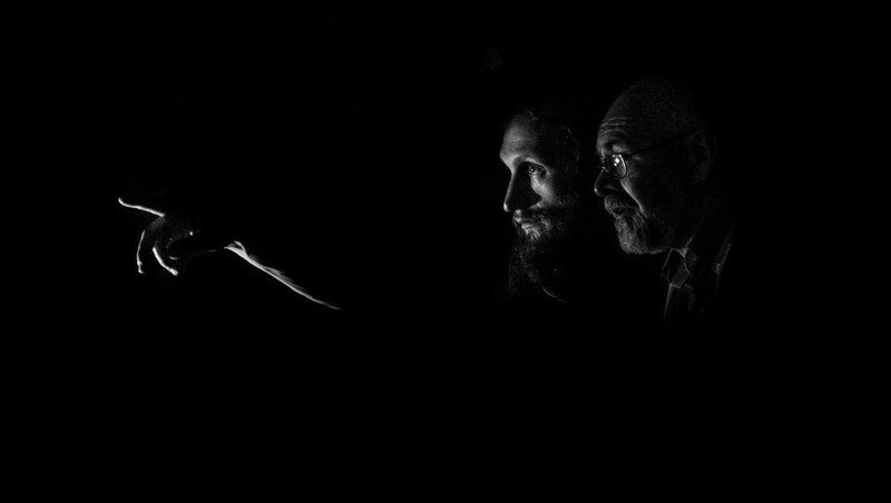 Звук, темный ключ ...photo preview