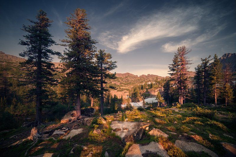 пейзаж, природа, вечер, деревья, озеро, горы, скалы, камни, теплый, большой, высокий, красивая, красноярский, край, хребет, ергаки, сибирь, саяны, лазурное Лазурноеphoto preview